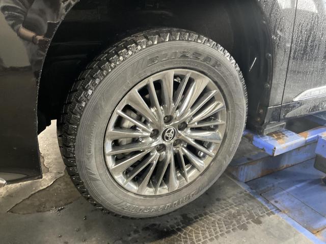 トヨタ　ヴェルファイア　タイヤ交換
旭川市・神楽・神楽岡・神居・西御料・東光・東神楽町・鷹栖町・美瑛町・東神楽町・他地域も大歓迎！