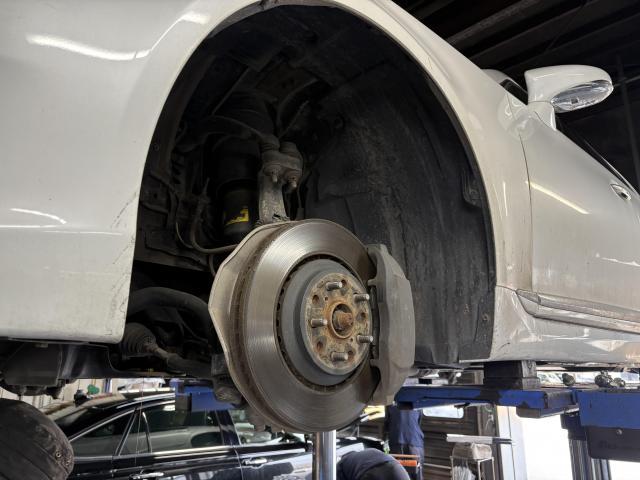 レクサス　ＬＳ　タイヤ交換
旭川市・神楽・神楽岡・神居・西御料・東光・東神楽町・鷹栖町・美瑛町・東神楽町・他地域も大歓迎！