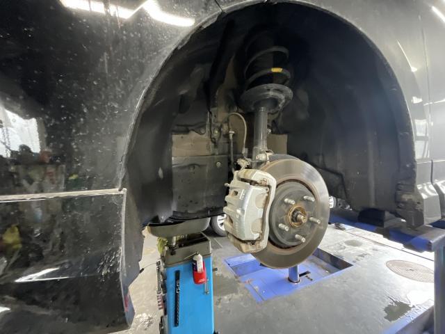 トヨタ　アルファード　タイヤ交換
旭川市・神楽・神楽岡・神居・西御料・東光・東神楽町・鷹栖町・美瑛町・東神楽町・他地域も大歓迎！