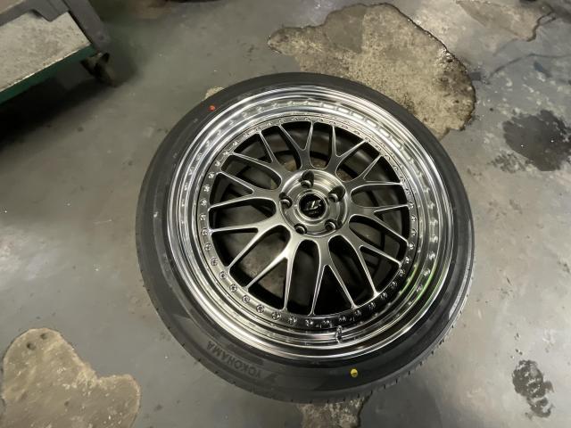 トヨタ　アルファード　タイヤ交換
旭川市・神楽・神楽岡・神居・西御料・東光・東神楽町・鷹栖町・美瑛町・東神楽町・他地域も大歓迎！