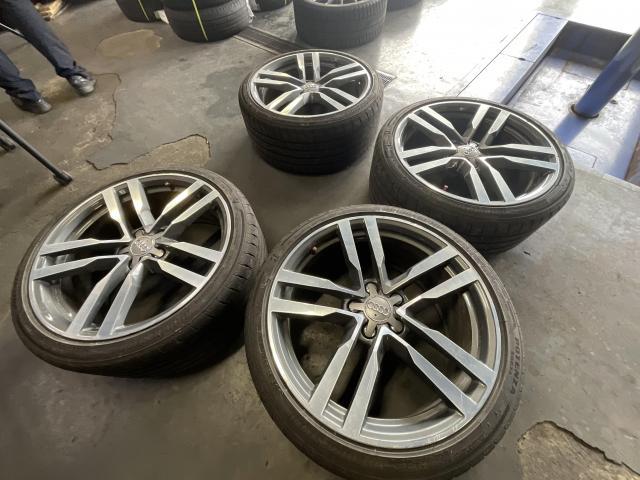 アウディ　ＴＴクーペ　タイヤ交換
旭川市・神楽・神楽岡・神居・西御料・東光・東神楽町・鷹栖町・美瑛町・東神楽町・他地域も大歓迎！