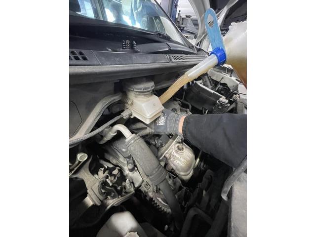 ホンダ　ステップワゴンスパーダ　オイル交換
旭川市・神楽・神楽岡・神居・西御料・東光・東神楽町・鷹栖町・美瑛町・東神楽町・他地域も大歓迎！ 