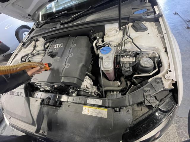 アウディ　Ａ４アバント　オイル交換
旭川市・神楽・神楽岡・神居・西御料・東光・東神楽町・鷹栖町・美瑛町・東神楽町・他地域も大歓迎！ 