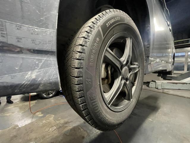 トヨタ　ヴォクシー　タイヤ交換
旭川市・神楽・神楽岡・神居・西御料・東光・東神楽町・鷹栖町・美瑛町・東神楽町・他地域も大歓迎！ 