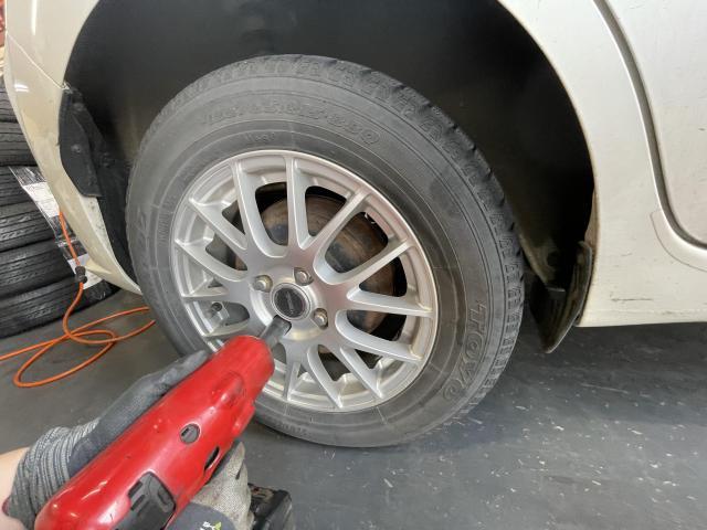 日産　ノート　タイヤ交換
旭川市・神楽・神楽岡・神居・西御料・東光・東神楽町・鷹栖町・美瑛町・東神楽町・他地域も大歓迎！ 