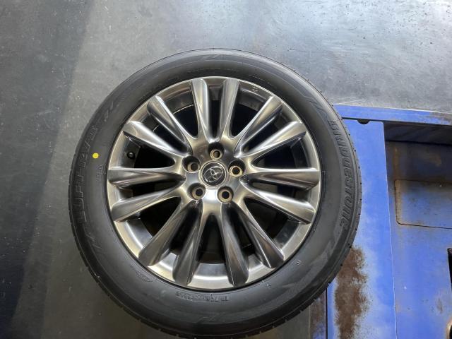 トヨタ　ハリアー　タイヤ交換
旭川市・神楽・神楽岡・神居・西御料・東光・東神楽町・鷹栖町・美瑛町・東神楽町・他地域も大歓迎！