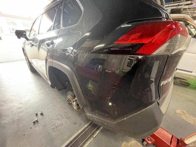 トヨタ　ＲＡＶ４　タイヤ交換
旭川市・神楽・神楽岡・神居・西御料・東光・東神楽町・鷹栖町・美瑛町・東神楽町・他地域も大歓迎！ 