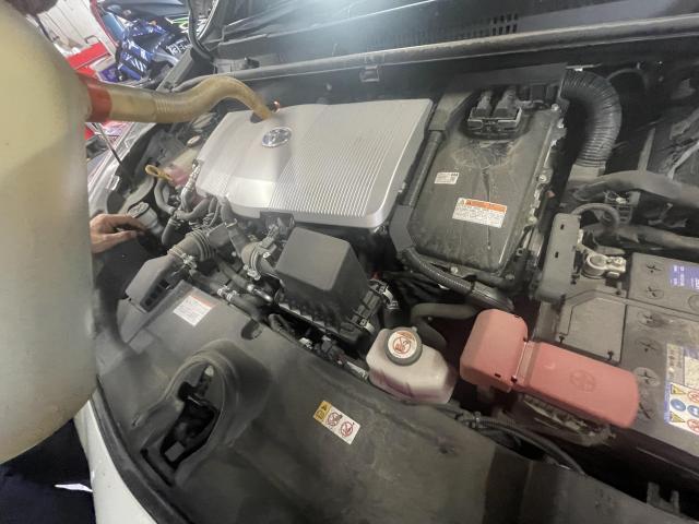 トヨタ　プリウス　オイル＋エレメント交換
旭川市・神楽・神楽岡・神居・西御料・東光・東神楽町・鷹栖町・美瑛町・東神楽町・他地域も大歓迎！ 