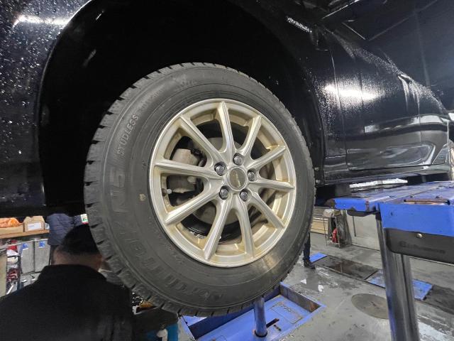 トヨタ プリウス オイル交換、タイヤ交換
旭川市・神楽・神楽岡・神居・西御料・東光・東神楽町・鷹栖町・美瑛町・東神楽町・他地域も大歓迎!