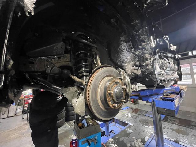 レクサス LX オイル交換、タイヤ交換
旭川市・神楽・神楽岡・神居・西御料・東光・東神楽町・鷹栖町・美瑛町・東神楽町・他地域も大歓迎!