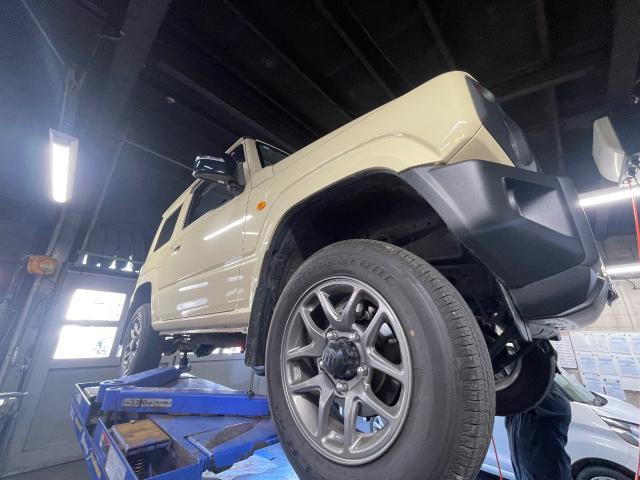 スズキ ジムニー オイル交換、タイヤ交換
旭川市・神楽・神楽岡・神居・西御料・東光・東神楽町・鷹栖町・美瑛町・東神楽町・他地域も大歓迎!