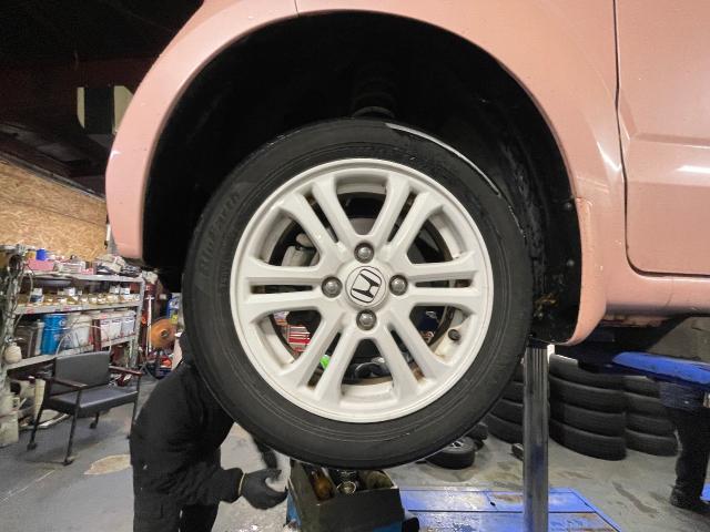 ホンダ　Ｎ－ＢＯＸ　オイル交換、タイヤ交換
旭川市・神楽・神楽岡・神居・西御料・東光・東神楽町・鷹栖町・美瑛町・東神楽町・他地域も大歓迎！