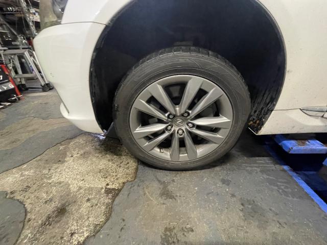 レクサス　ＬＳ　オイル交換、タイヤ交換
旭川市・神楽・神楽岡・神居・西御料・東光・東神楽町・鷹栖町・美瑛町・東神楽町・他地域も大歓迎！ 