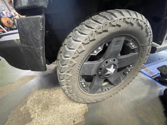 クライスラー・ジープ　ラングラーアンリミテッド　オイル交換、タイヤ交換
旭川市・神楽・神楽岡・神居・西御料・東光・東神楽町・鷹栖町・美瑛町・東神楽町・他地域も大歓迎！