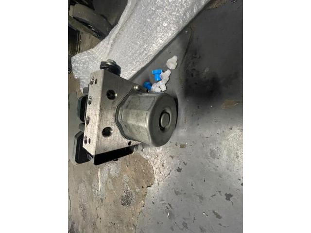 トヨタ　ノア　ブレーキアクチュエーター交換
旭川市・神楽・神楽岡・神居・西御料・東光・東神楽町・鷹栖町・美瑛町・東神楽町・他地域も大歓迎！