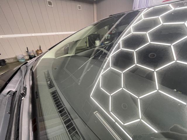 トヨタ　プリウス　フロントガラス交換
旭川市・神楽・神楽岡・神居・西御料・東光・東神楽町・鷹栖町・美瑛町・東神楽町・他地域も大歓迎！