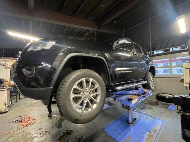 クライスラー・ジープ　ジープ・グランドチェロキー　タイヤ交換
旭川市・神楽・神楽岡・神居・西御料・東光・東神楽町・鷹栖町・美瑛町・東神楽町・他地域も大歓迎！ 