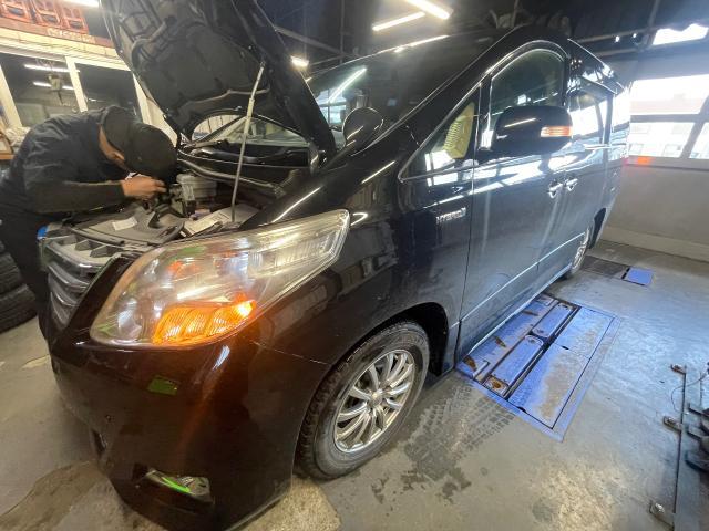 トヨタ　アルファード　ウィンカー球交換、クーラント補充
旭川市・神楽・神楽岡・神居・西御料・東光・東神楽町・鷹栖町・美瑛町・東神楽町・他地域も大歓迎！