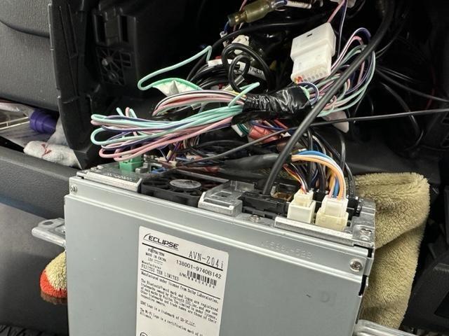 作業報告No.2200　ヴォクシーにHDMI端子追加取付の巻