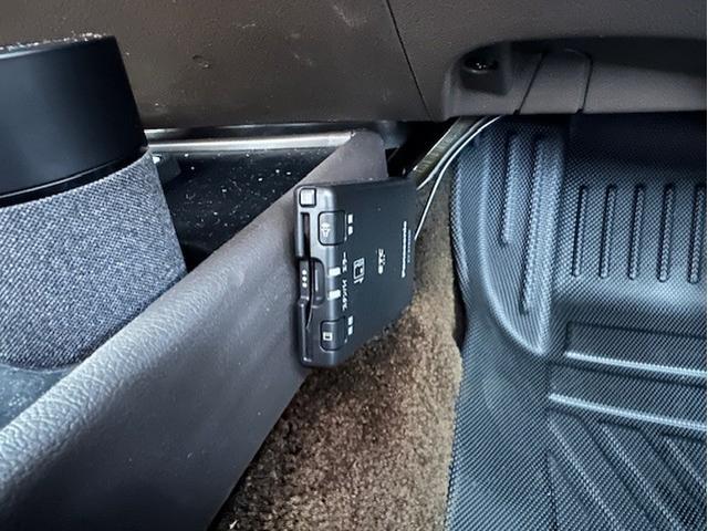 作業報告No.2884　ランドクルーザーにディスプレイオーディオ・ETC・バックカメラ
スピーカー取付の巻