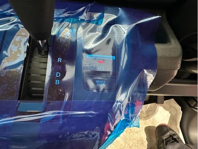 作業報告No.2905　新車フリードにミラー型ドラレコ前後・TVKIT・レーダー・オートパーキング
車速ロック取付・ホーン交換の巻