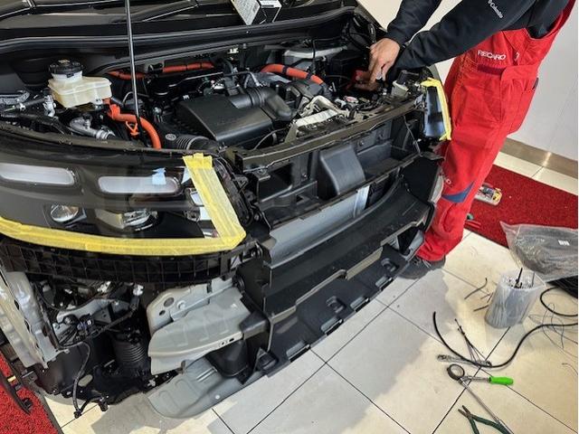 作業報告No.2905　新車フリードにミラー型ドラレコ前後・TVKIT・レーダー・オートパーキング
車速ロック取付・ホーン交換の巻