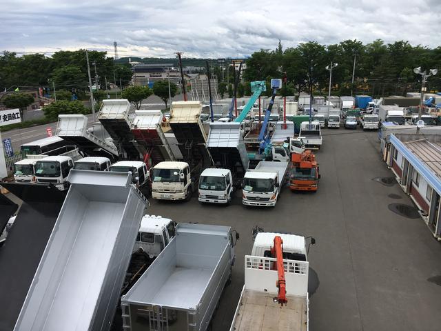 ㈱安岡自動車工業 クレーン付車展示場(4枚目)