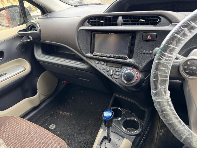 トヨタ アクア 美装 室内清掃 ルームクリーニング