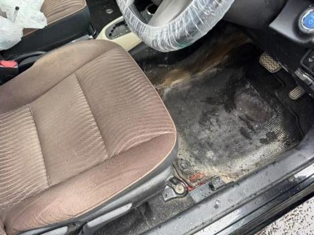 トヨタ アクア 美装 室内清掃 ルームクリーニング