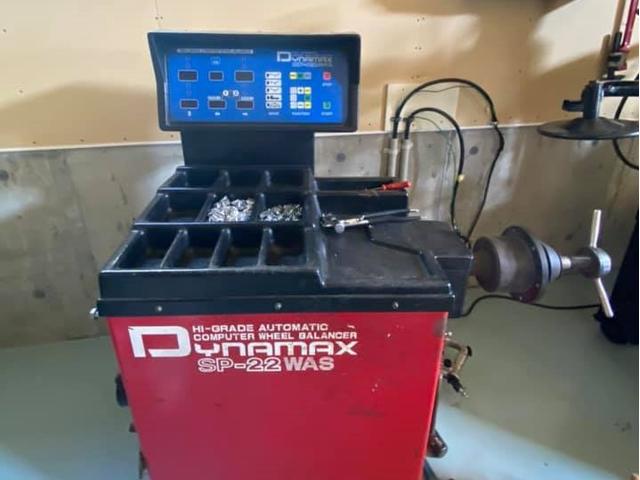 もちろんホイールバランサーも完備しています！