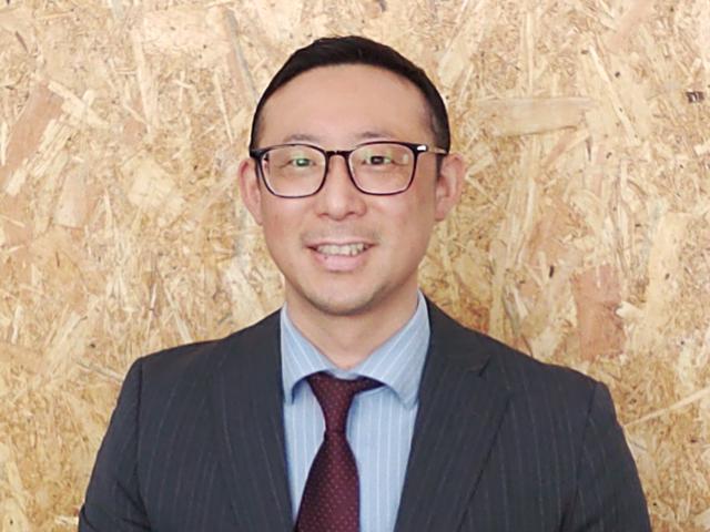 スタッフ紹介1