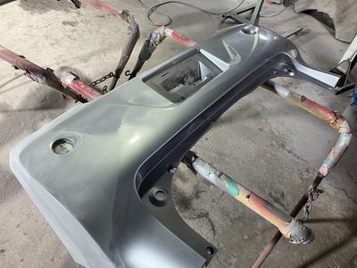 バンパー修理、塗装