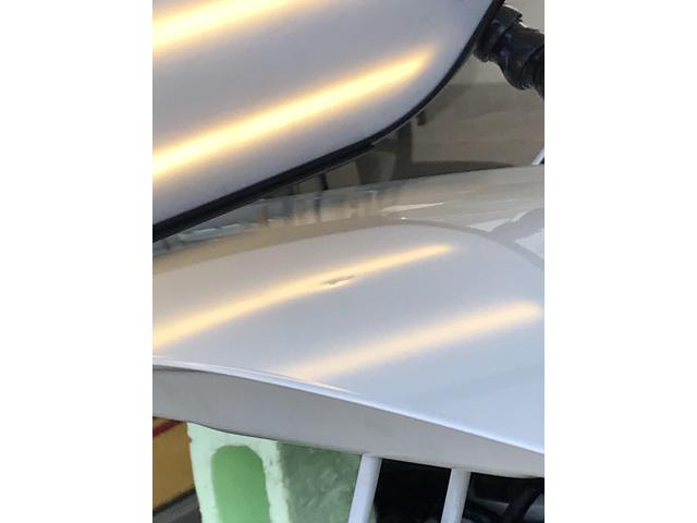 トヨタ　プリウス　ボンネットのデントリペア