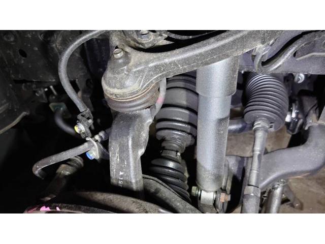 旅の安心を取り戻す！キャンピングカーの足回り整備！
トヨタ　カムロードCREAキャンピングカー　サスペンション・足回りパーツ取替　函館市　北斗市　七飯町