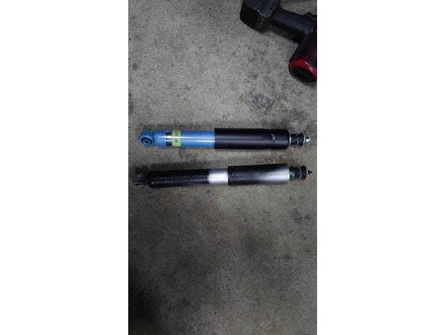 旅の安心を取り戻す！キャンピングカーの足回り整備！
トヨタ　カムロードCREAキャンピングカー　サスペンション・足回りパーツ取替　函館市　北斗市　七飯町