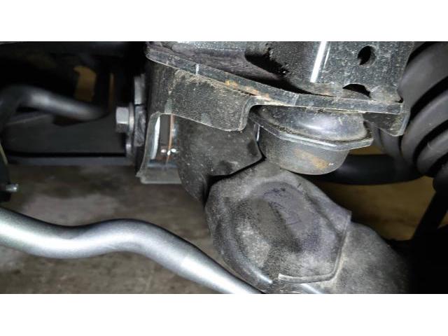 旅の安心を取り戻す！キャンピングカーの足回り整備！
トヨタ　カムロードCREAキャンピングカー　サスペンション・足回りパーツ取替　函館市　北斗市　七飯町