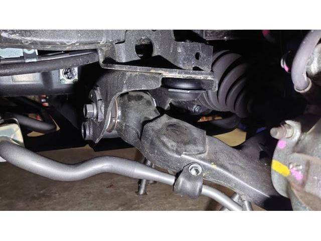 旅の安心を取り戻す！キャンピングカーの足回り整備！
トヨタ　カムロードCREAキャンピングカー　サスペンション・足回りパーツ取替　函館市　北斗市　七飯町