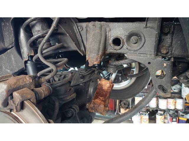 まっすぐ走らない？原因はラテラルロッドブラケット！
スズキ　ジムニー　足回り修理・整備　函館市　北斗市　七飯町