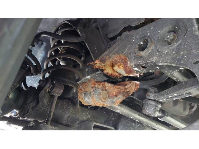 まっすぐ走らない？原因はラテラルロッドブラケット！
スズキ　ジムニー　足回り修理・整備　函館市　北斗市　七飯町