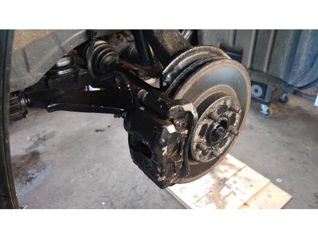 ブレーキの効きが蘇る！フロントキャリパーキット交換！
トヨタ　クラウン　ミッション・駆動系修理・整備　函館市　北斗市　七飯町