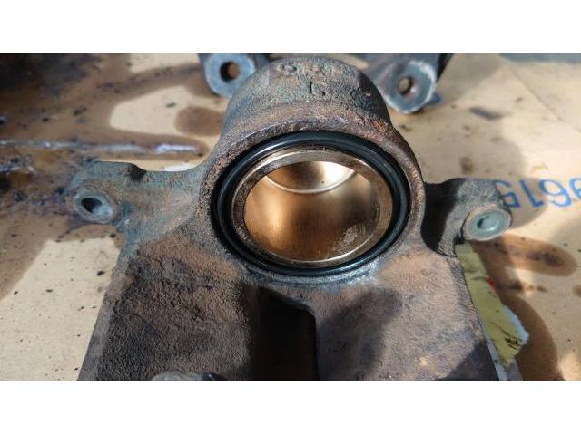 ブレーキの効きが蘇る！フロントキャリパーキット交換！
トヨタ　クラウン　ミッション・駆動系修理・整備　函館市　北斗市　七飯町