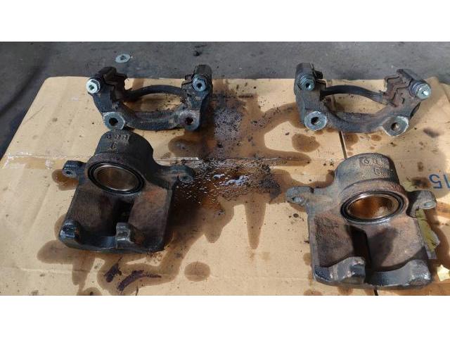 ブレーキの効きが蘇る！フロントキャリパーキット交換！
トヨタ　クラウン　ミッション・駆動系修理・整備　函館市　北斗市　七飯町