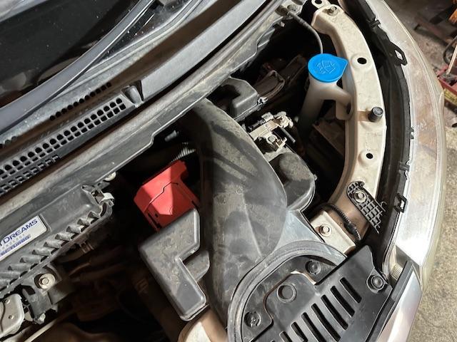 ホンダ　ステップワゴンスパーダ　セルモーター回転が重い　バッテリー交換　リセット