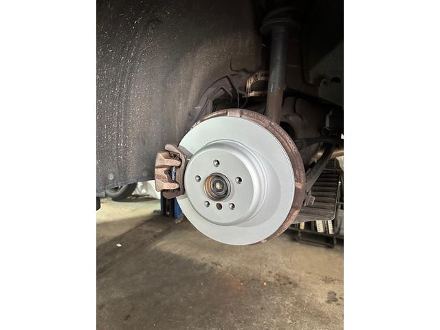 ＢＭＷ G30　５シリーズ523ｄ　ブレーキパッド・ブレーキローター交換　DIXCEL　ディクセル　ブレーキ・サスペンション・足回り修理・整備