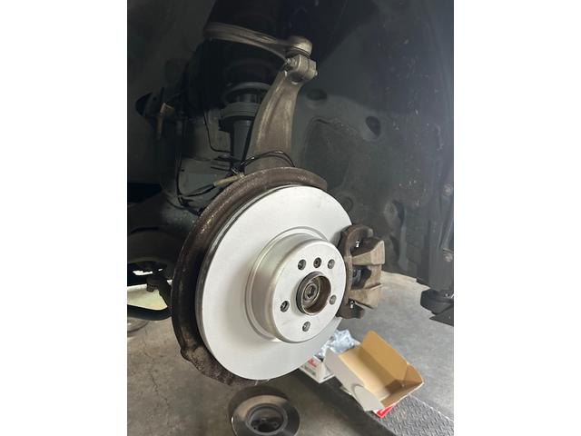 ＢＭＷ G30　５シリーズ523ｄ　ブレーキパッド・ブレーキローター交換　DIXCEL　ディクセル　ブレーキ・サスペンション・足回り修理・整備