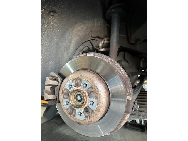 ＢＭＷ G30　５シリーズ523ｄ　ブレーキパッド・ブレーキローター交換　DIXCEL　ディクセル　ブレーキ・サスペンション・足回り修理・整備