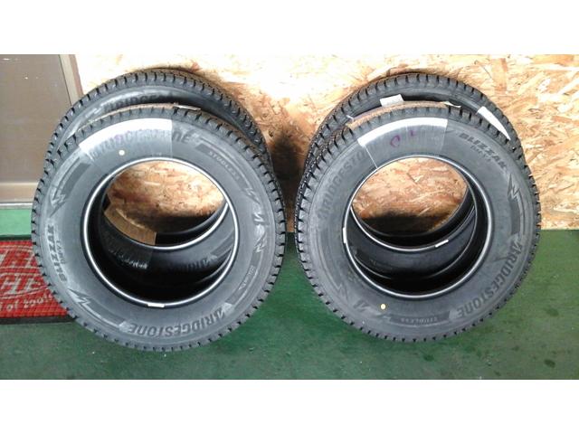 三菱デリカ D:5 持ち込みタイヤ組み換え交換セット 215/70R16　４本