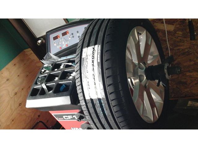 直送タイヤ組み換え 225/55R18 4本