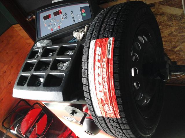 直送タイヤ組み換え　175/65Ｒ15　4本