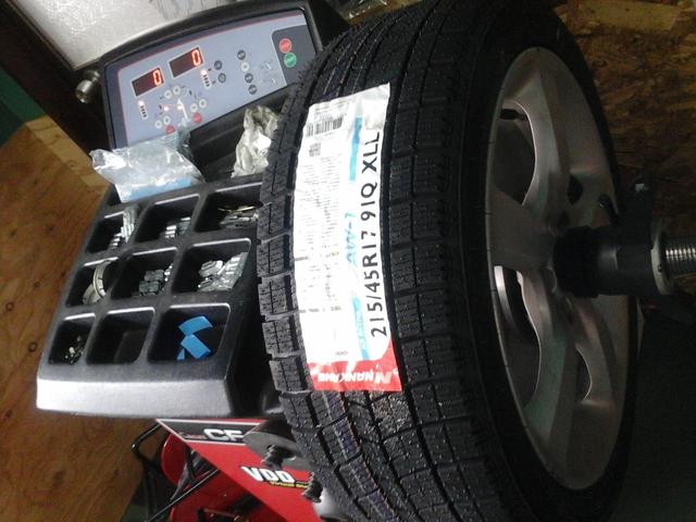 直送タイヤ組み換え　215/45Ｒ17　4本